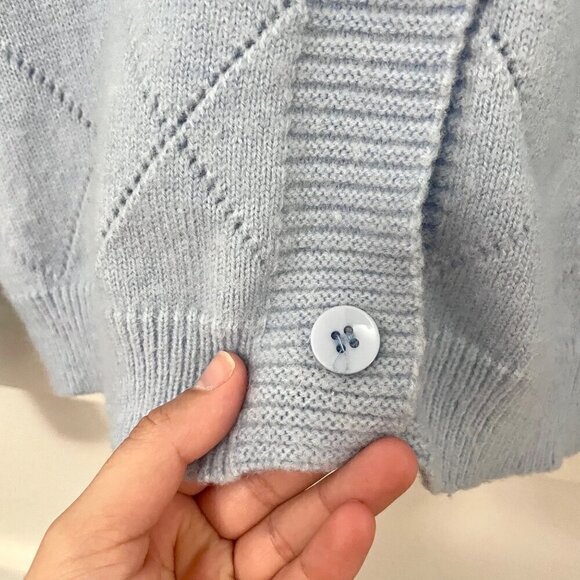 Vintage Kids Cropped Blue Cardigan with Embroidered Flowers Size 10-12 - Picture 4 of 6